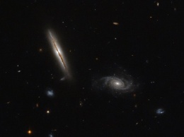 Астрономы обнаружили несколько древних гигантских галактик