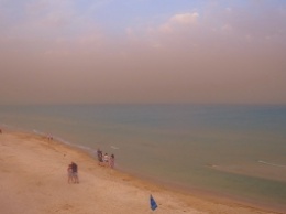 Небо в Кирилловке стало под цвет песка. Жутковатое видео