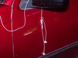 В Днепре на Слобожанском Daewoo сбил парня: от удара наушники намотало на боковое зеркало авто