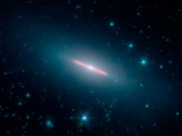 Телескоп "Спитцер" сделал снимок галактики Веретено