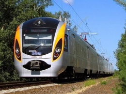 Поляки просят возобновить рейсы украинского поезда