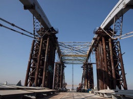 Подольско-Воскресенский мост освобождают от ржавых временных опор