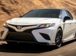 Toyota опубликовала цены на Camry 2020 в мощной версии TRD