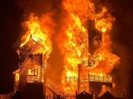 В Неваде закончился фестиваль Burning Man: сожгли все и не оставили никаких следов