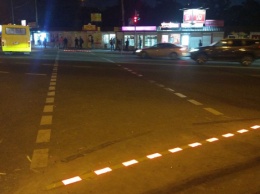 В Киеве пешеходные переходы начали оборудовать LED-брусчаткой
