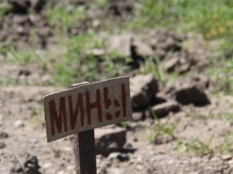 Военные РФ продолжают минировать оккупированные территории и "серую" зону - InformNapalm