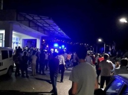 В Турции при взрыве на дороге погибли семь человек