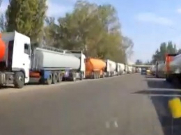 Одесский порт наращивает перевалку нефтепродуктов: Известковая забита бензовозами