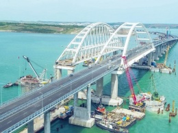 Оказался под завалами: на строительстве Керченского моста погиб рабочий