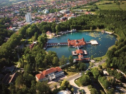 Венгерский SPA-курорт Хевиз: секреты отдыха на самом большом термальном озере мира