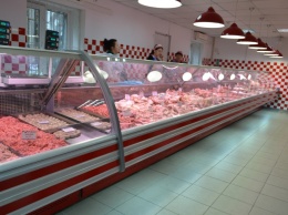 «Вечная вонь дохлятиной в магазине»: в Днепре продают просроченное мясо и рыбу