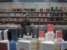 BookForum отрицает прогнозы скептиков, что гаджеты вытеснят книгу - Зеленский