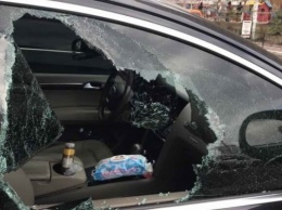 Одессита оштрафовали за разбитое окно собственного автомобиля