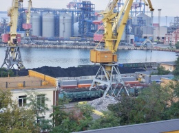 Скандал в Одесском порту: предприятие обвинили в перевалке опасных грузов