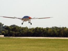 Корпорация Boeing успешно испытала первый беспилотный воздушный заправщик