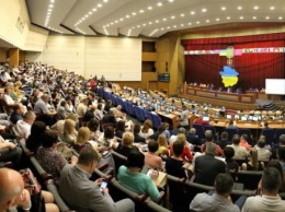 Новые депутаты, отчеты департаментов и проверка Госгеокадастра: Самардак созывает депутатов на очередную сессию