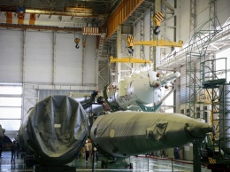 Пилотируемый корабль «Союз МС-15» установлен на Гагаринском старте