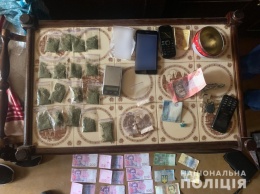 Полиция обезвредила преступную группу, которая сбывала наркотики на территории Уманщины