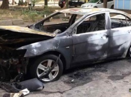 Отомстил бывшей жене: в Одессе задержали вооруженного поджигателя авто
