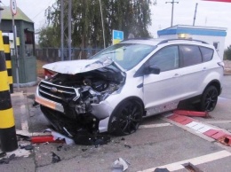 Штурмуя украинско-беларусскую границу на Черниговщие, водитель разбил авто