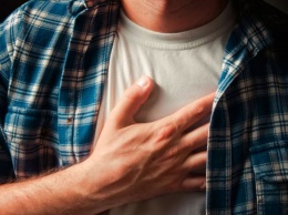 От сердца до психики: на какие нарушения может указывать боль в груди?