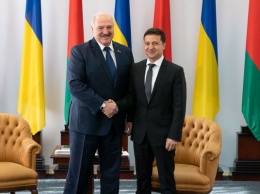 Зеленский лично встретил Лукашенко в житомирском аэропорту: фото, видео