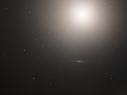 Ученые исследуют газовые эмиссии из галактики NGC 3557