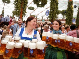 Еще один рекорд в копилку: Германия прощается с фестивалем пива Октоберфест