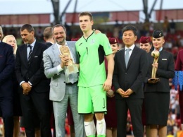 Украинский голкипер Лунин попал в список финалистов Golden Boy-2019