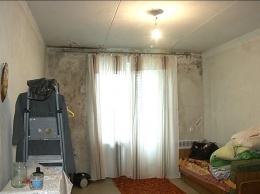 В Вольногорске пенсионер добился ремонта протекающей крыши