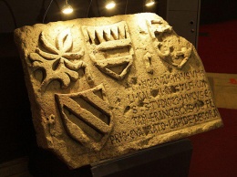Вывезенную из Феодосии средневековую плиту презентовали в Самаре
