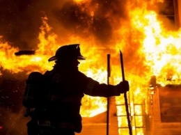 В Запорожской области мужчина получил ожоги, пытаясь потушить пожар в доме