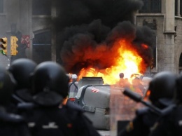 В Барселоне полиция стреляла в протестующих резиновыми пулями