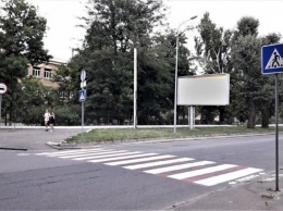 В Запорожской области суд обязал один из горсоветов установить дорожные знаки и разметку около школы
