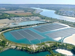 Во Франции открыли самую большую в Европе плавучую солнечную электростанцию (ФОТО)