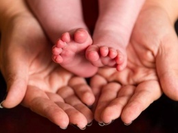 Рождение детей тормозит карьеру матерей