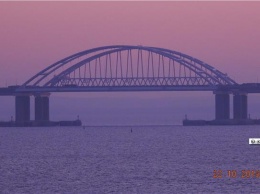 Керчане: мостовики проводят испытания железнодорожного моста