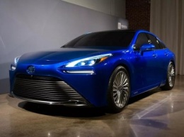 Новый водородный автомобиль Toyota с внушительным запасом хода показали вживую