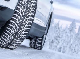Время сменить "обувь": Укравтодор призывает водителей переходить на зимние шины