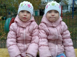 4-х летние близнецы из Пятихаток нуждаются в помощи