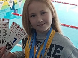 Юная павлоградка завоевала 6 медалей на Всеукраинских соревнований по плаванью