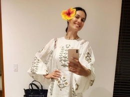 "Роскошный повод": Маша Ефросинина в платье-вышиванке открыла Мексику "для девочек"