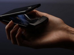 «Утекшее» изображение приоткрывает завесу тайны над гибким смартфоном Motorola RAZR