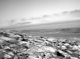 Марсоход Curiosity прислал свежее фото Красной планеты