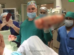 Гигантский фаллос в прямой кишке - петербургские хирурги чудом спасли пациенту жизнь