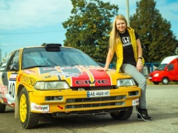На соревнованиях по кроссу под Харьковом гонщица 15 раз перевернулась на автомобиле: видео