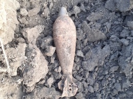 В Верхнеднепровском районе волонтеры во время раскопок нашли старый снаряд