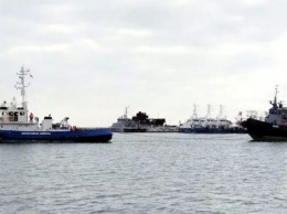 Москва передала Украине захваченные год назад корабли