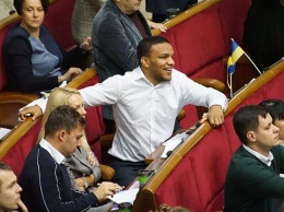 Беленюк показал депутатам прием самообороны: видео