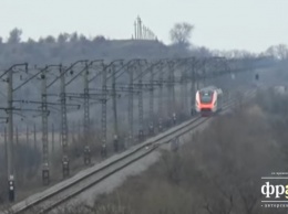 Появилось видео испытания нового украинского поезда, который будет курсировать в аэропорт "Борисполь"